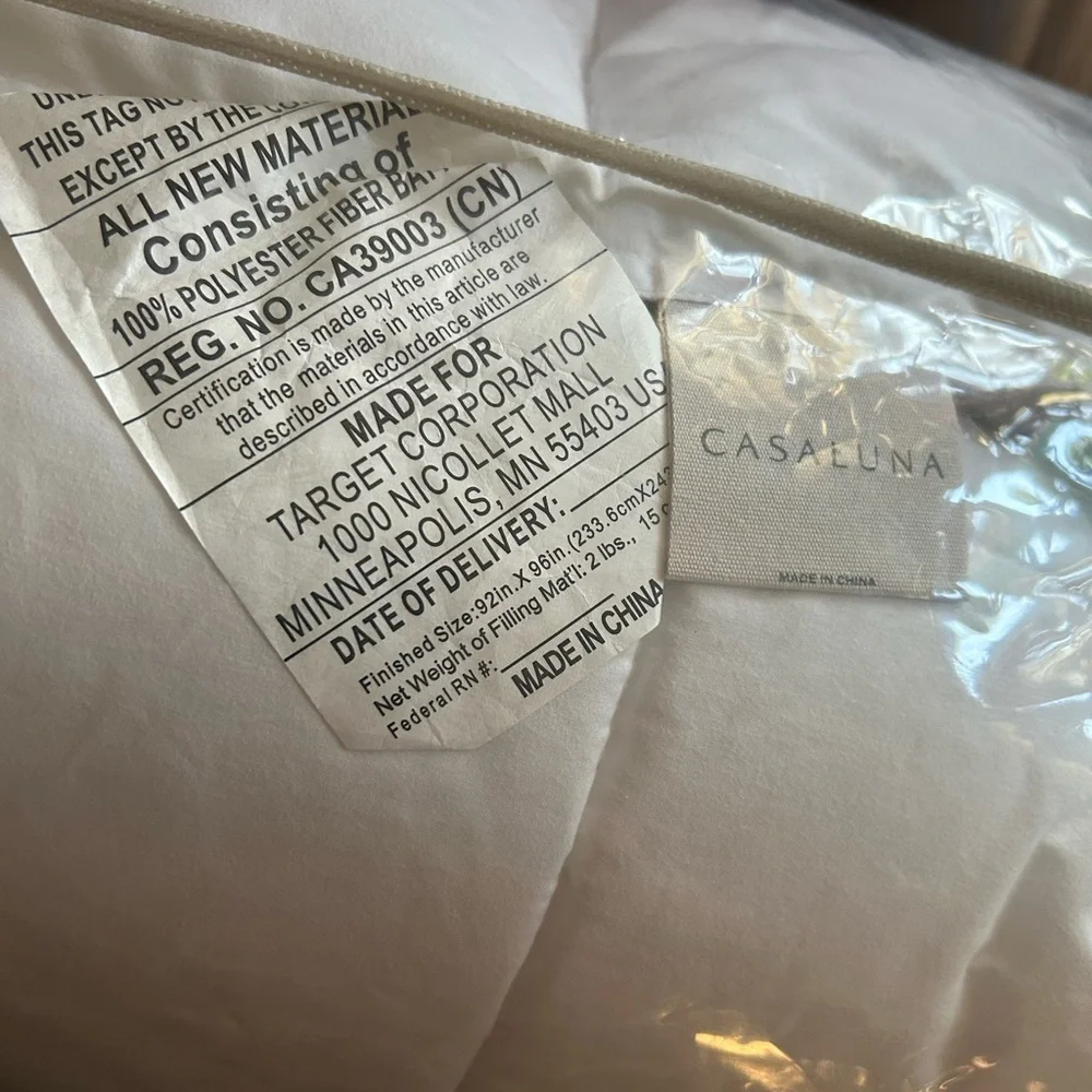 Casaluna F/Q Premium All Season Premium Down Alternative White Comforter
